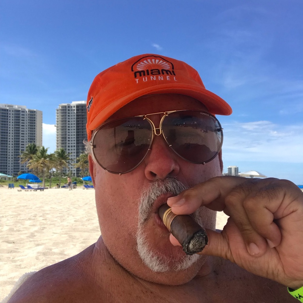 Meet your Posher, Humberto juan
